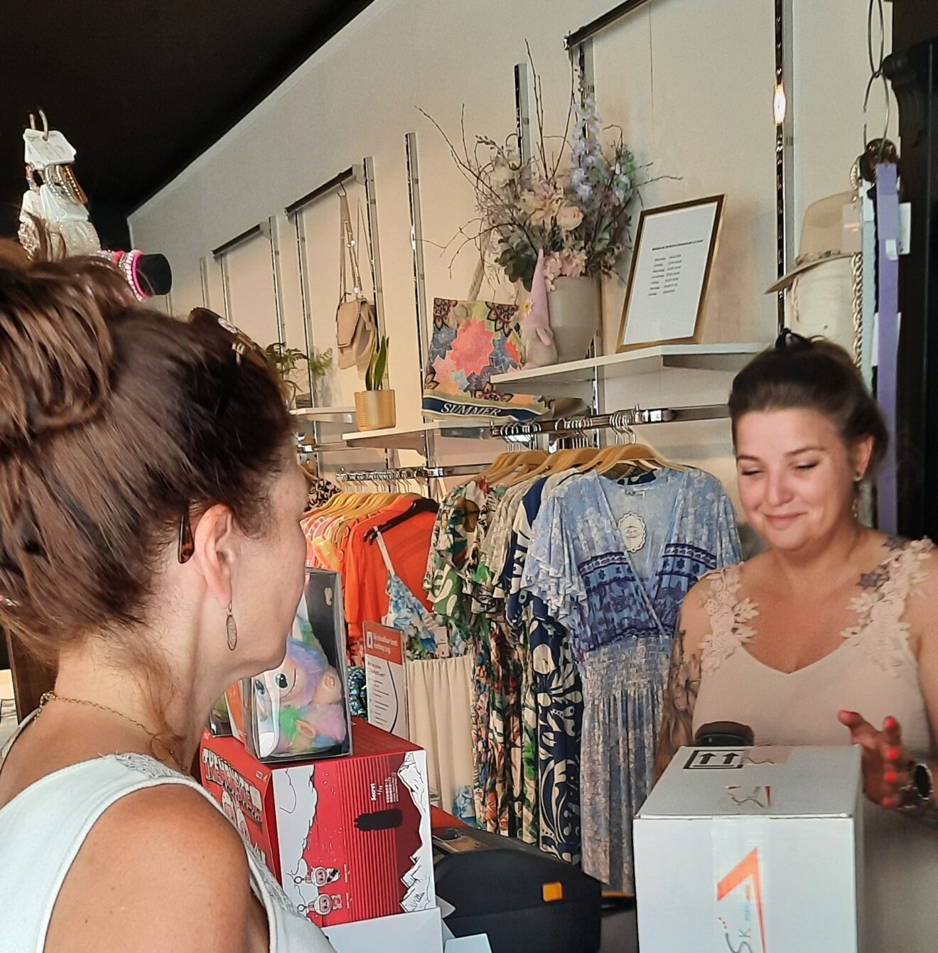 Nieuw PostNL-punt bij Sharon Damesmode in Lunteren