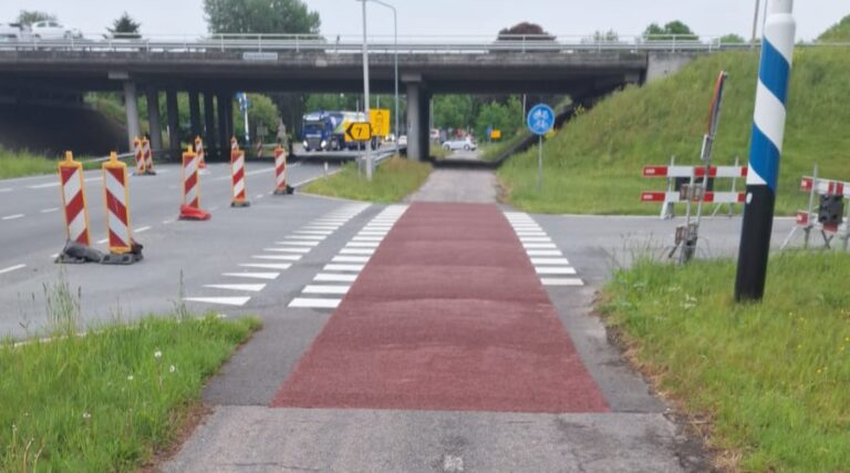 Veilig oversteken fietsers op- en afritten A30
